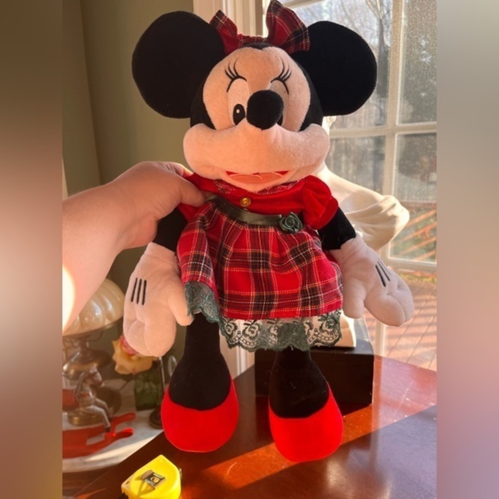 Minnie mouse velour toy by Disney